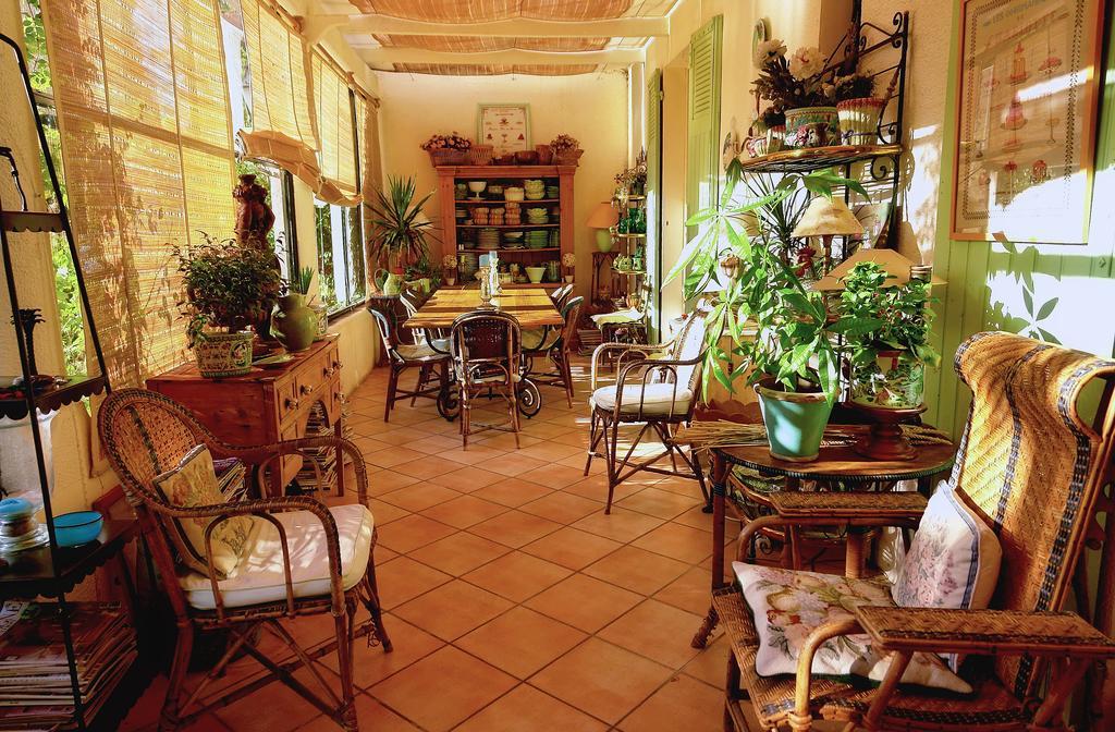 Le Domaine De Saint Veran Orgon ภายนอก รูปภาพ