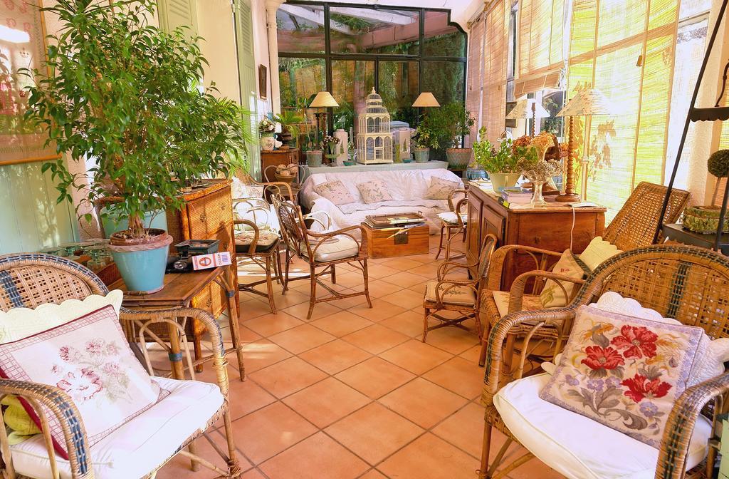 Le Domaine De Saint Veran Orgon ภายนอก รูปภาพ